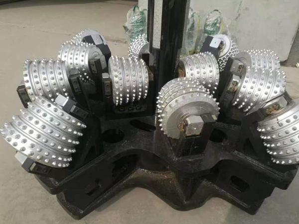 如何選擇反井鉆機擴孔鉆頭？